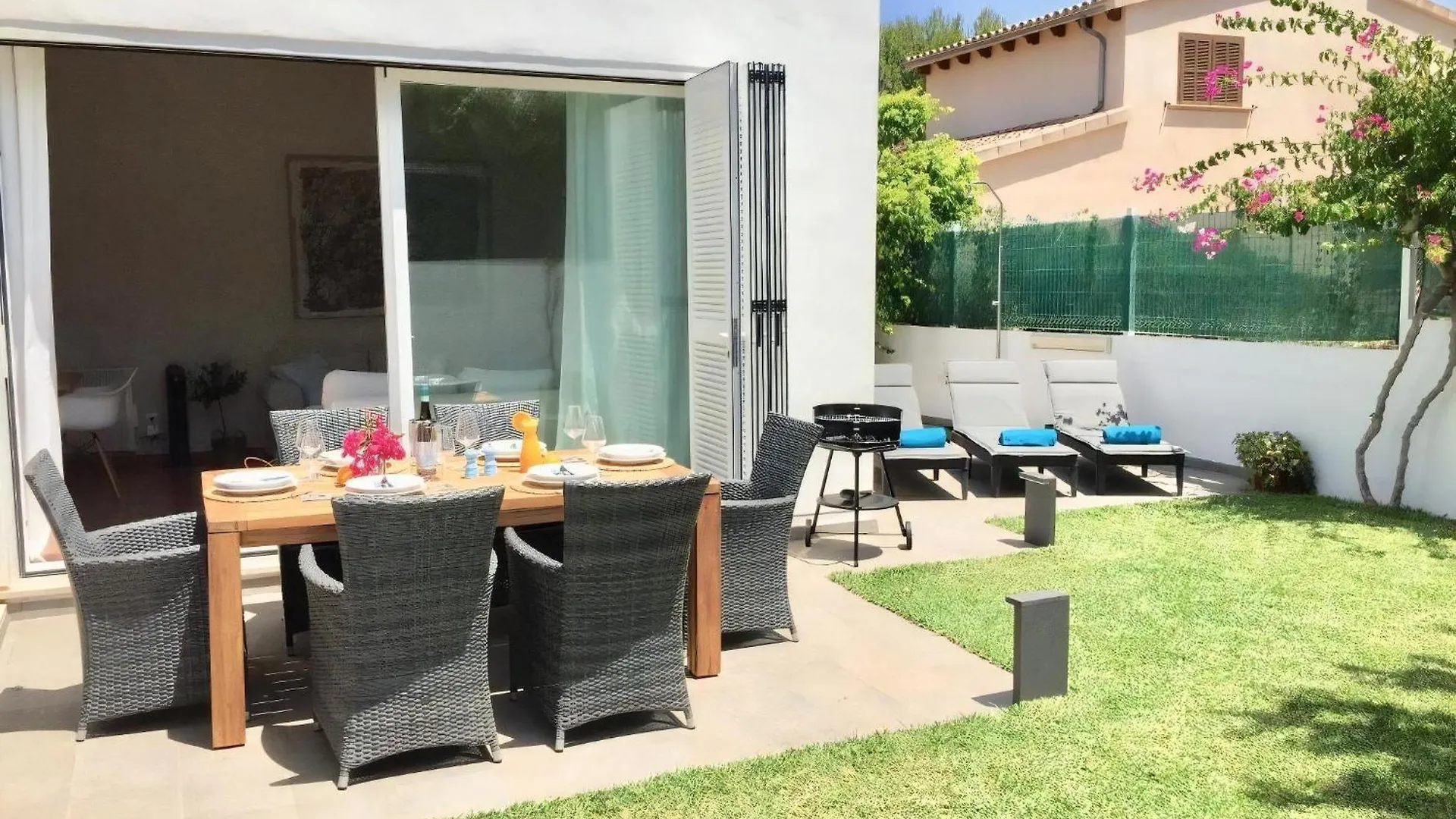 Strandvilla Beach And Ocean In Son Serra De Marina